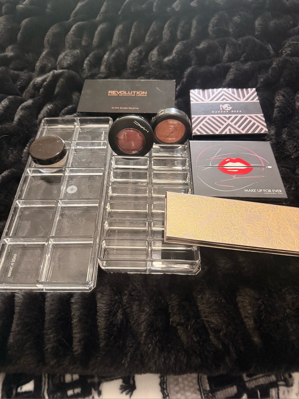 Makeup Bundle - Picture 1 of 10